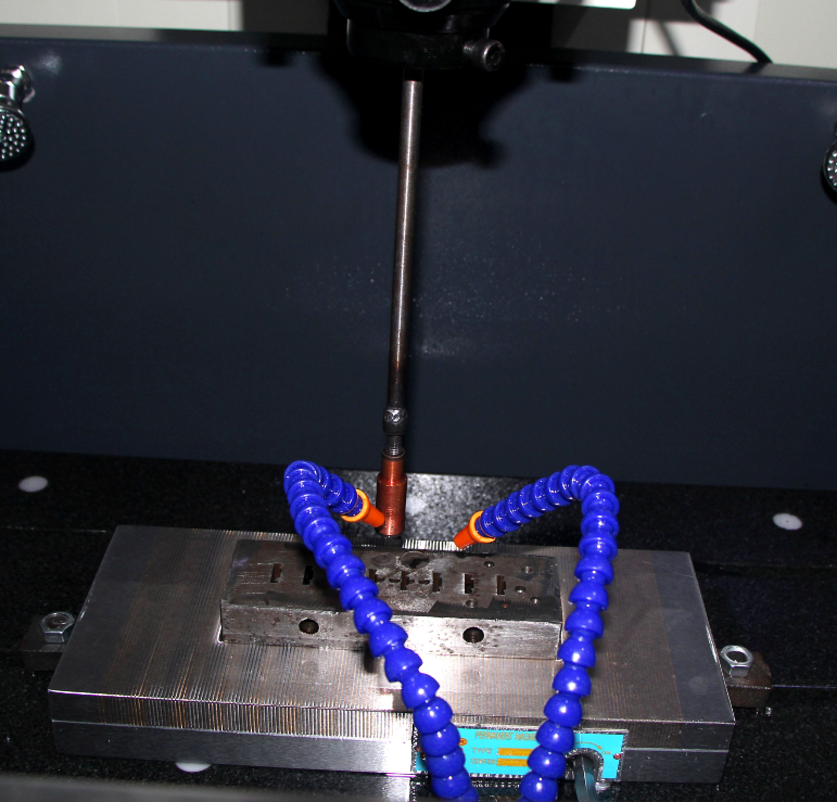 镜面火花机-卧龙计划软件app