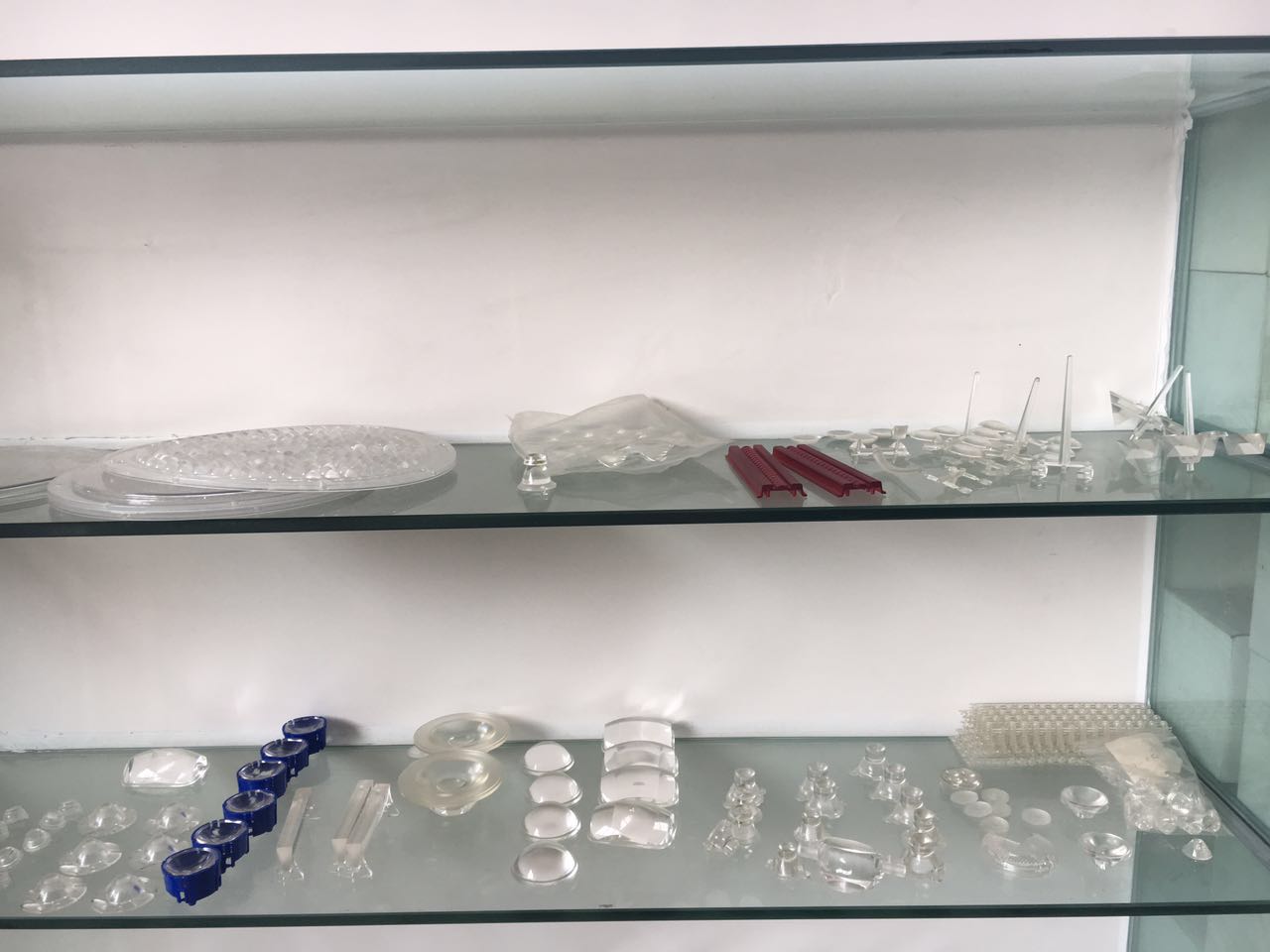 卧龙光学透镜展示柜